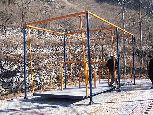 北京拓展训练器材｜摇摆高低横木