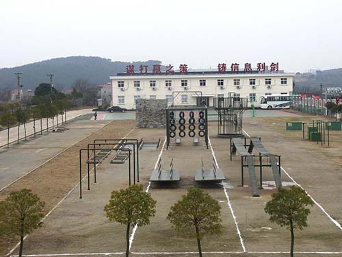 北京400米渡海登训练器材